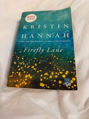 Firefly Lane by Kristin Hannah